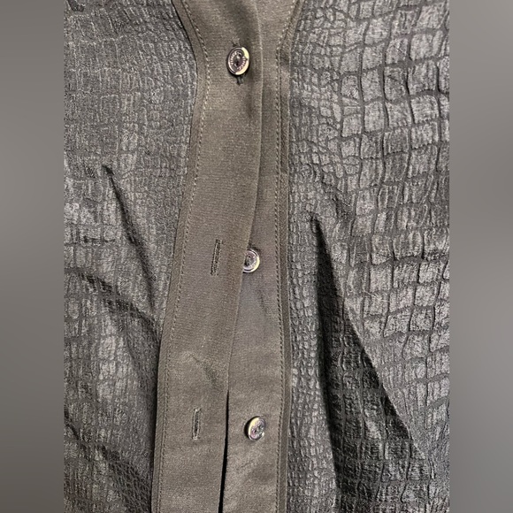 Vince Navy Long-Sleeve Crocodile-Embossed Blouse Size S - Picture 10 of 11